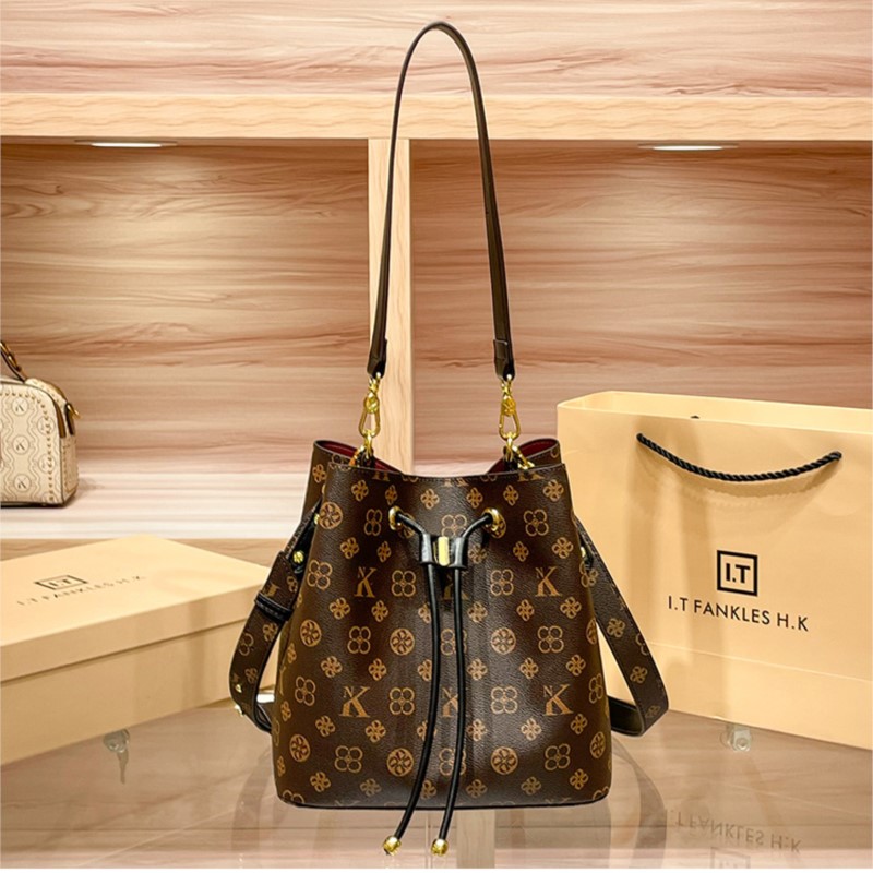 Luxury Brand Leather Handbag F - Women Bags Popular Brands บทวิจารณ์และราคา