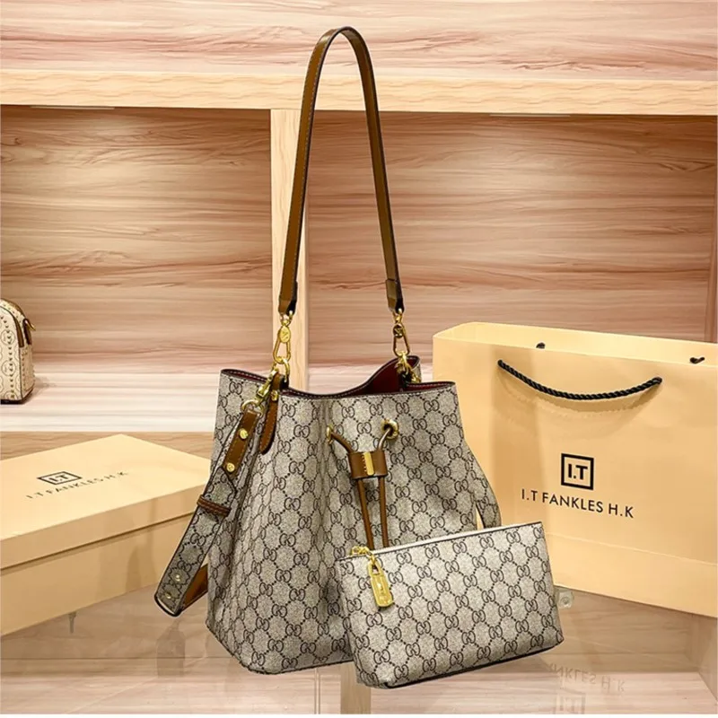 Luxury Brand Leather Handbag F - Women Bags Popular Brands บทวิจารณ์และราคา