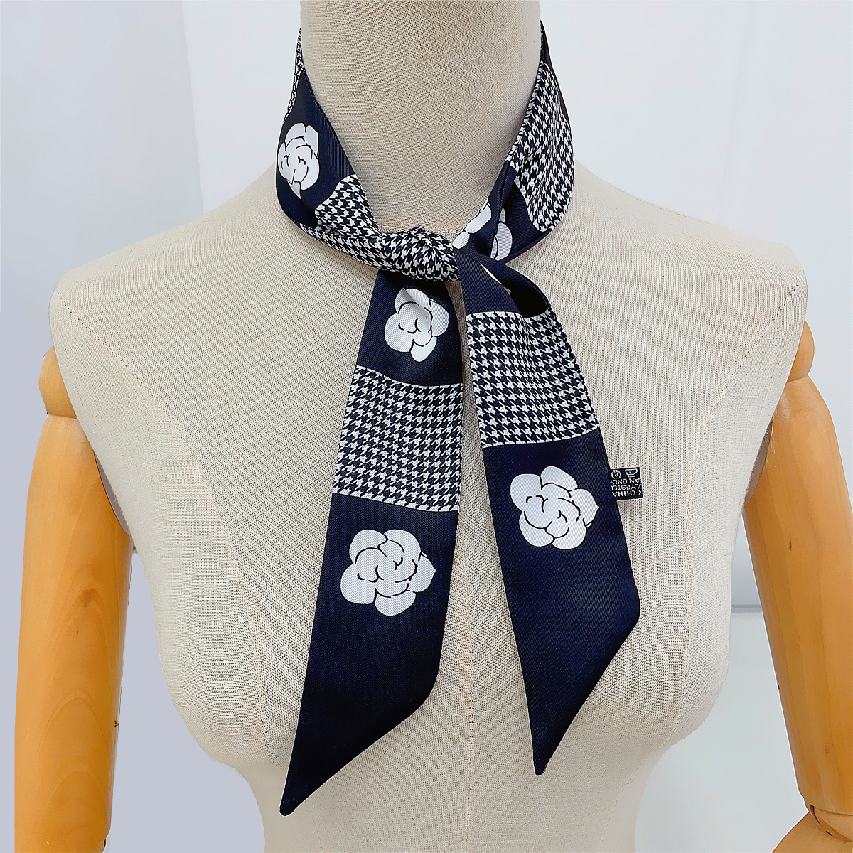 2023 Design Camellia Flower Br - Women Bags Trend 2025 บทวิจารณ์และราคา