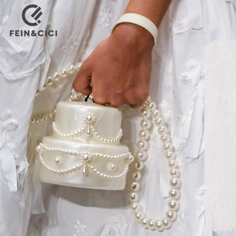 Cake shape clutch bag acrylic  - Evening Bag Beaded บทวิจารณ์และราคา