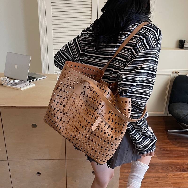 Large Size Shoulder Tote Bags  - Women Bags On Sale บทวิจารณ์และราคา