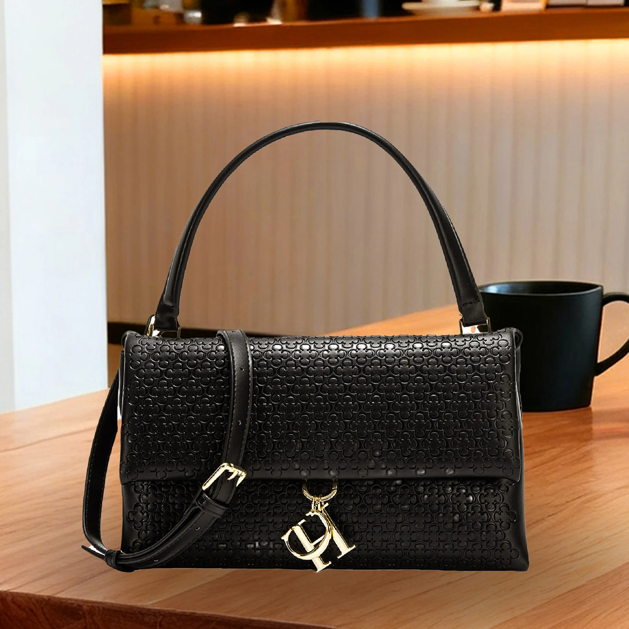 Elegant Handbag Monogram Embos - Women Bags Premium Brands บทวิจารณ์และราคา