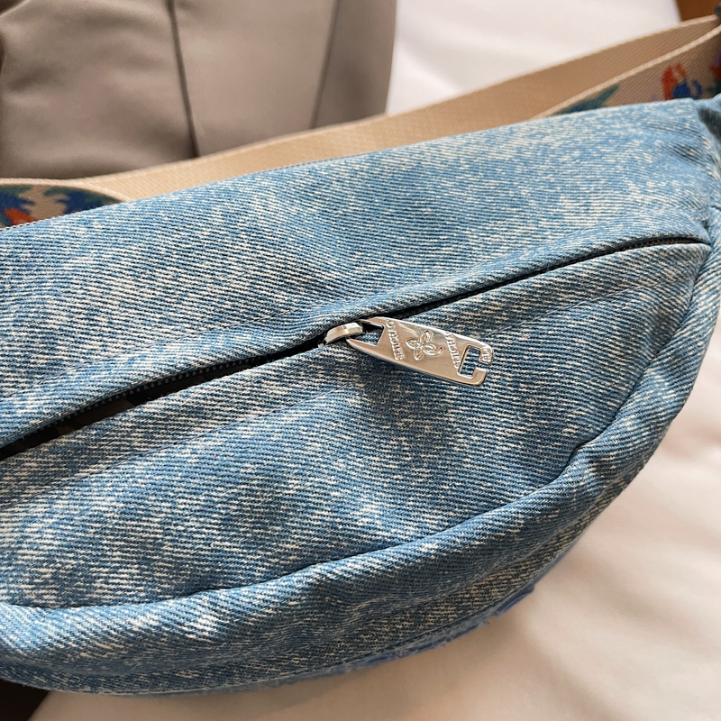 Denim Blue Chest Bags For Wome - Women Bags Trend 2025 บทวิจารณ์และราคา